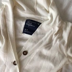 American Eagle hooded pull over